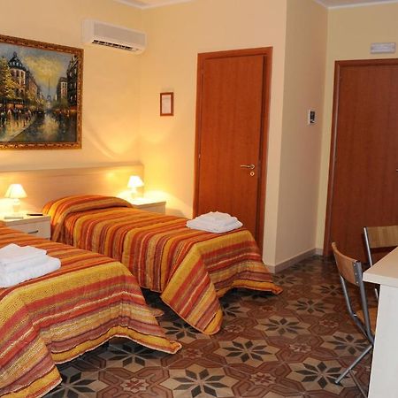L'Antica Dimora Bed and Breakfast San Pietro Vernotico Rum bild